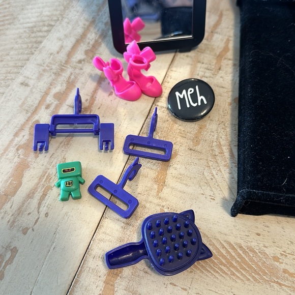 Na Na Na Surprise TUESDAY MEOW Backpack Bedroom Black Fur Cat Playset Purple - Picture 6 of 12